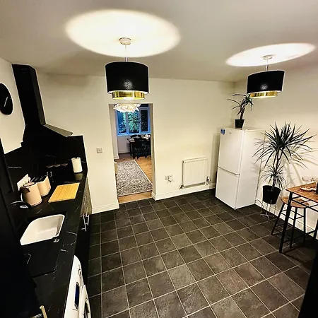 Close To Leeds Centre - The Snug Apartment