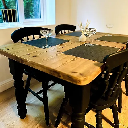 Close To Leeds Centre - The Snug Apartment Leeds (West Yorkshire)